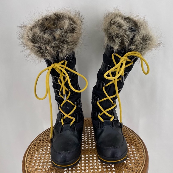 Guess black faux fur lined boots - Picture 2 of 13